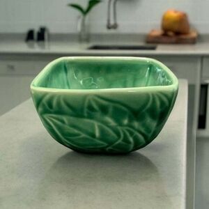 214 WEST Green Ceramic Leaves Design Square Bowl 5"x5"x3" Dishwasher Safe VG